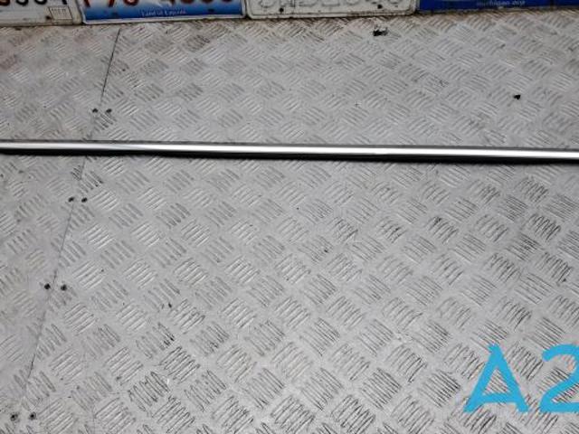 Молдинг опускного стекла нижний, двери задней, левой 31479471 VOLVO
