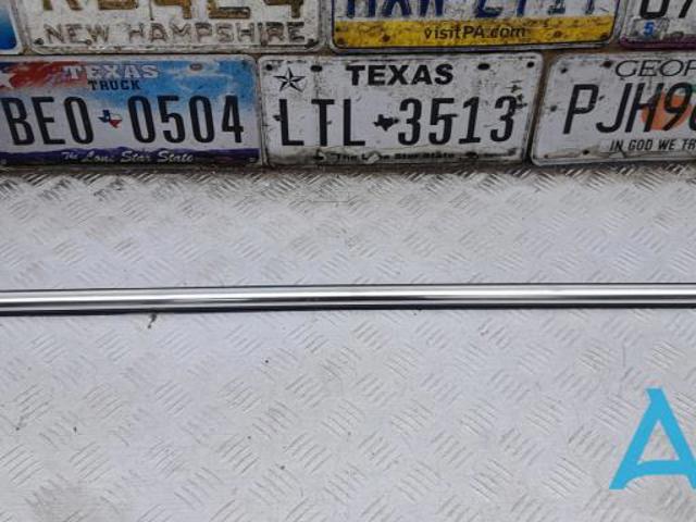 VOLVO 31479471 Молдинг опускного стекла двери задней левой в наличии Винница