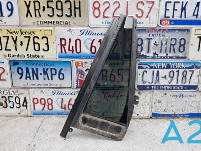 Задняя форточка левая 31651873 VOLVO