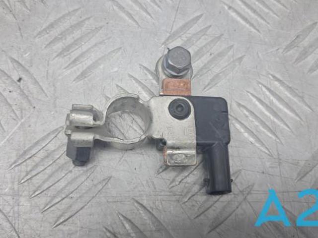 Клема автомобильного аккумулятора 31652054 VOLVO