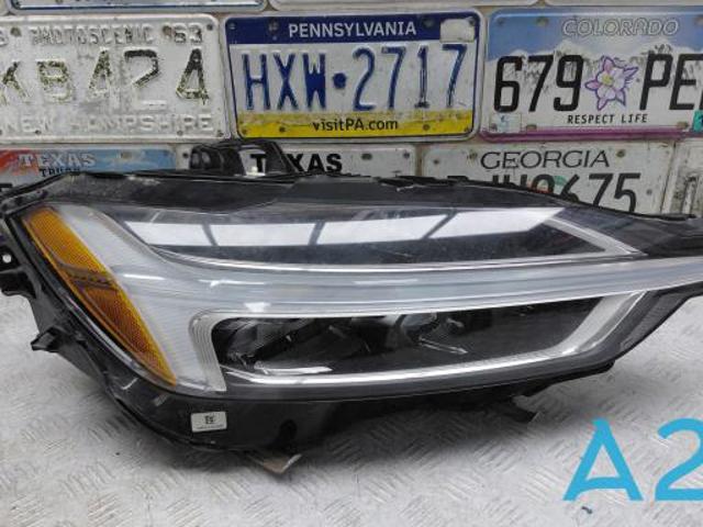VOLVO 31656553 Фара правая в наличии Ужгород