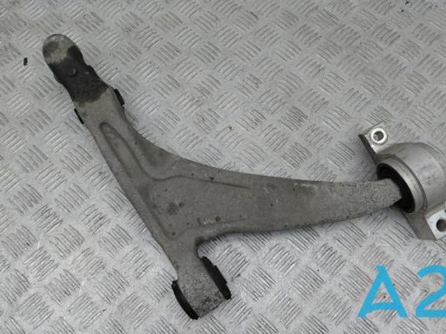 Рычаг передней подвески нижний, правый 31658894 VOLVO