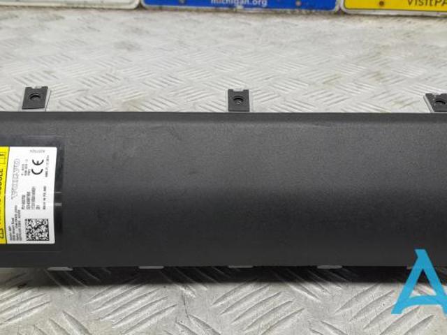 Подушка безопасности защиты коленей 31663752 VOLVO