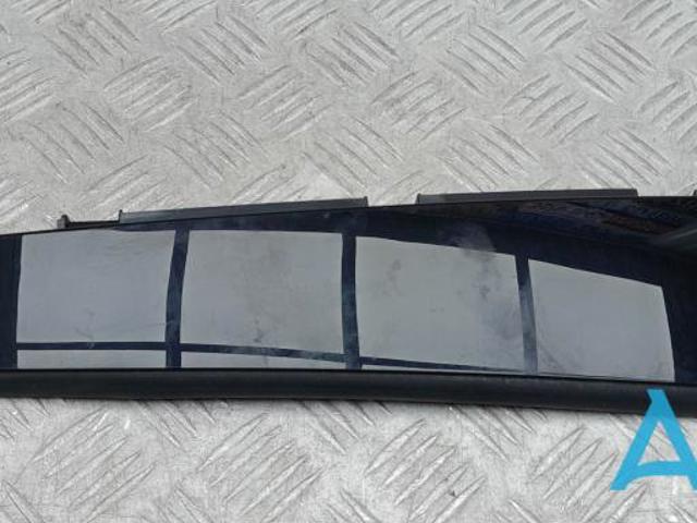 Накладка задней двери, левой, вертикальная 31672582 VOLVO