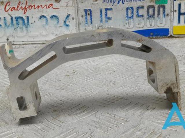 31681596 VOLVO Кронштейн передней балки купить в Ужгород
