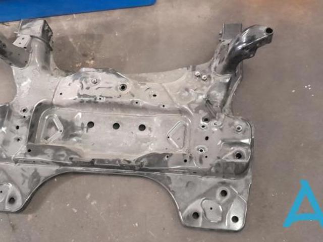 Крабобалка передней подвески 31681841 VOLVO