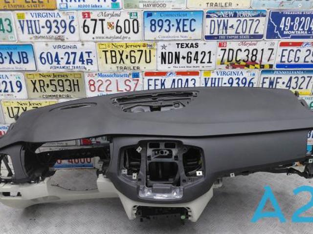Панель салона передняя "торпедо" 31688115 VOLVO