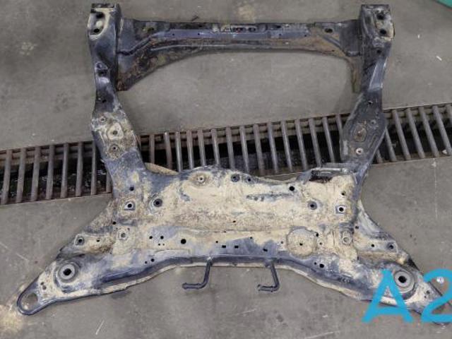 Поперечина передней подвески 31689171 VOLVO