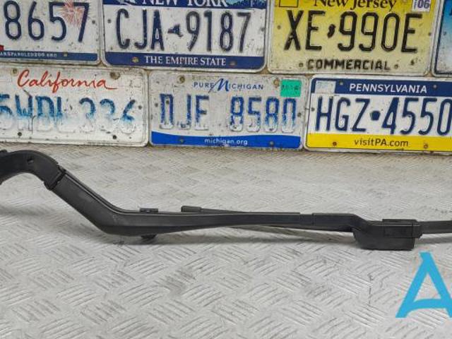 Поводок дворника 31696293 VOLVO