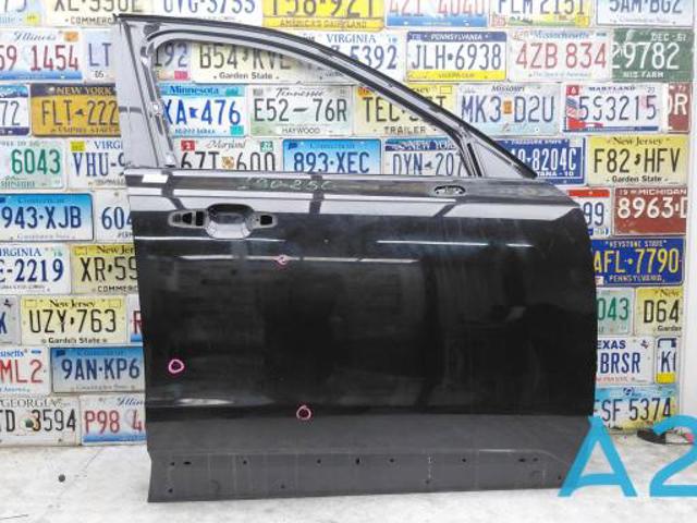 Пассажирская передняя дверь 31698771 VOLVO