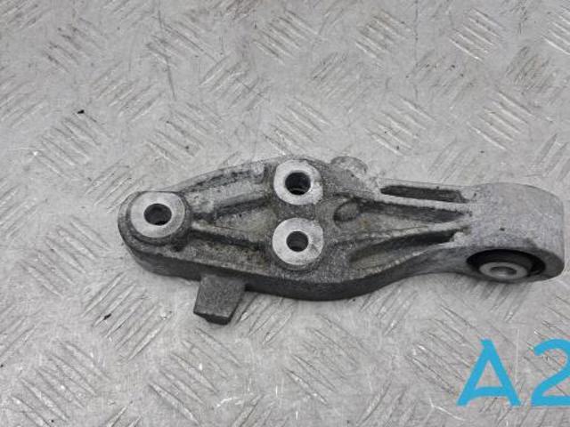 Кронштейн подушки (опоры) двигателя, задней 32138290 VOLVO