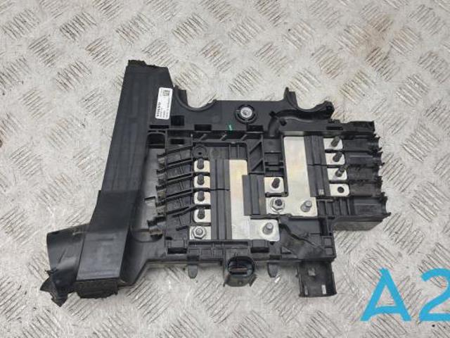 Монтажный блок предохранителей 32200114 VOLVO