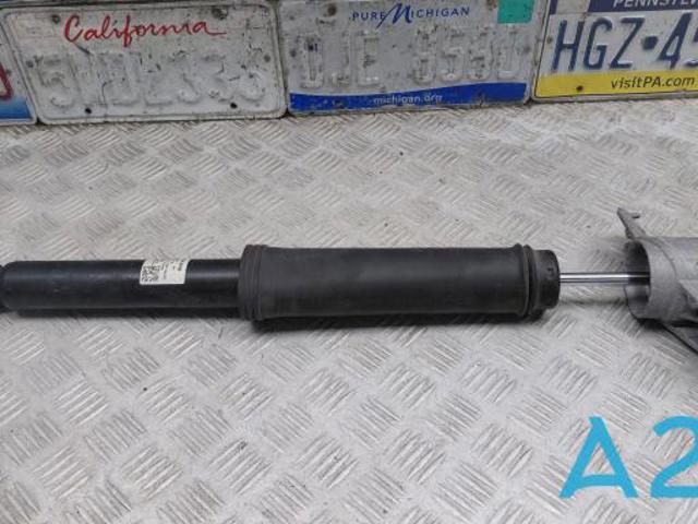 Амортизатор задний, правый 32221649 VOLVO