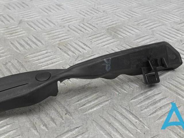 Заглушка жабо боковая 32226814 VOLVO