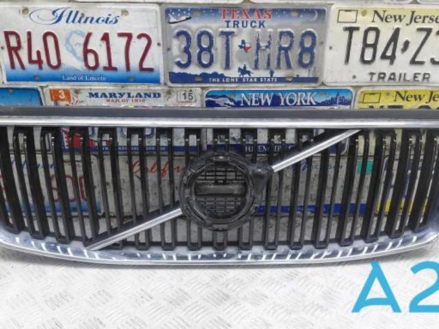 Решетка радиатора 32228108 VOLVO