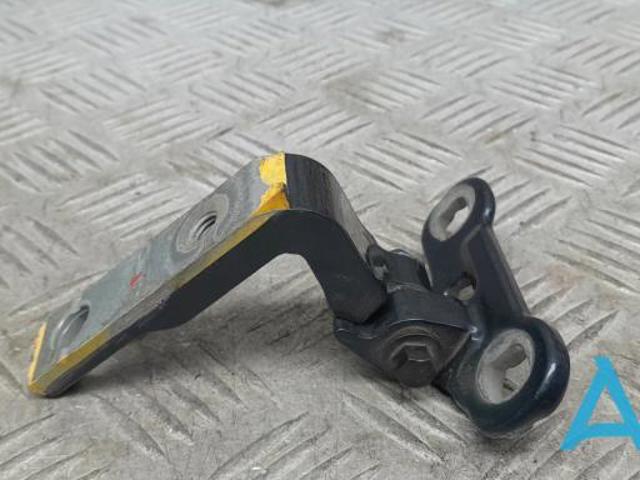 Навеска двери водителя (петли) 32228604 VOLVO