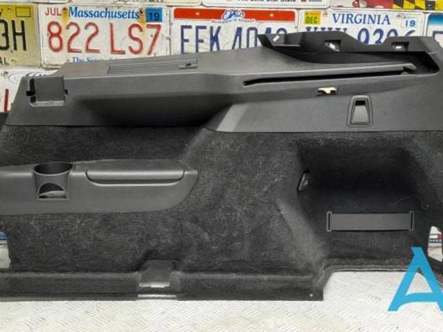 Облицовка багажного отсека, правая 32234366 VOLVO