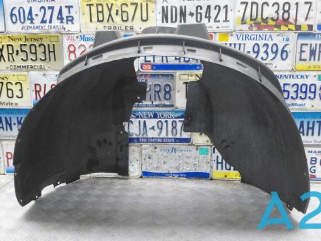 Подкрылок передний правый 32241407 VOLVO