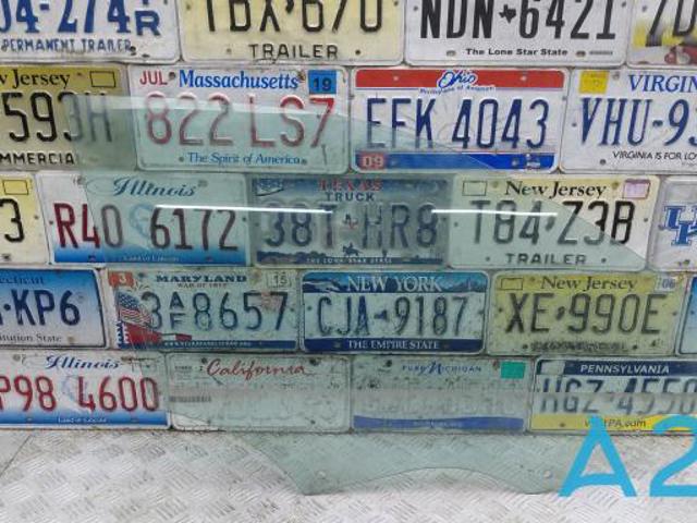 Стекло передней правой двери 32244798 VOLVO