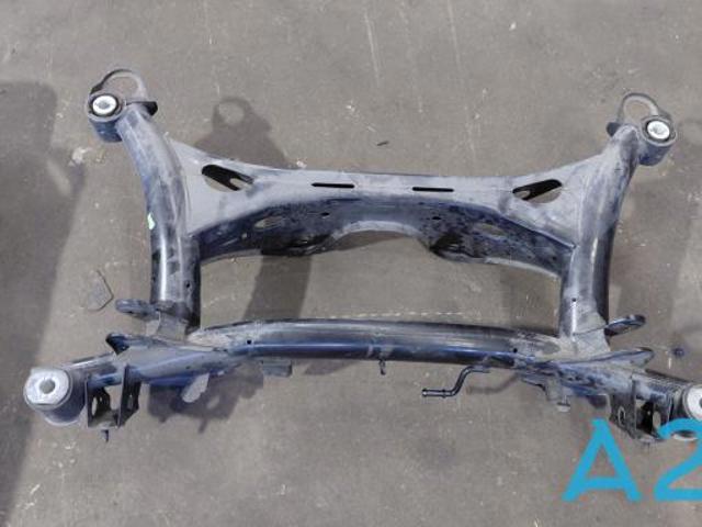 Поперечка задней подвески 32246360 VOLVO