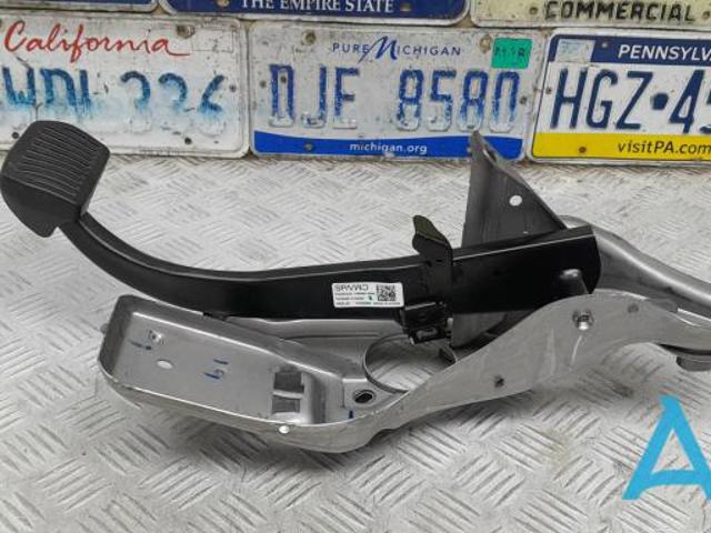Педаль тормоза 32264200 VOLVO