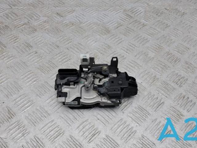 VOLVO 32310933 Замок двери задней правой в наличии Кривой Рог