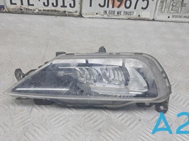Противотуманка правая 32337365 VOLVO