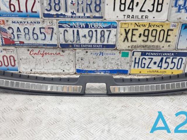 32353428 VOLVO Накладка бампера заднего верхняя защитная (ступень-подножка) купить в Черновцы