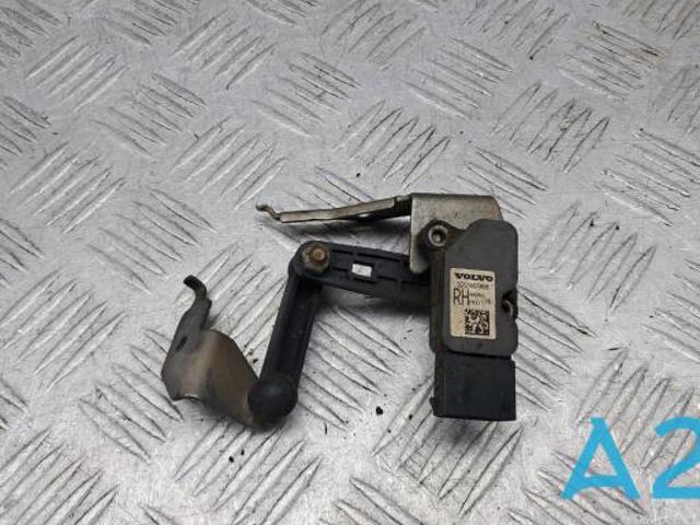 32381798 VOLVO Датчик уровня положения кузова задний правый купить в Каменское