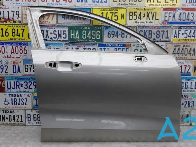 Пассажирская передняя дверь 32404341 VOLVO
