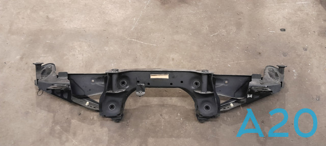 Подрамник задний 33306851560 BMW