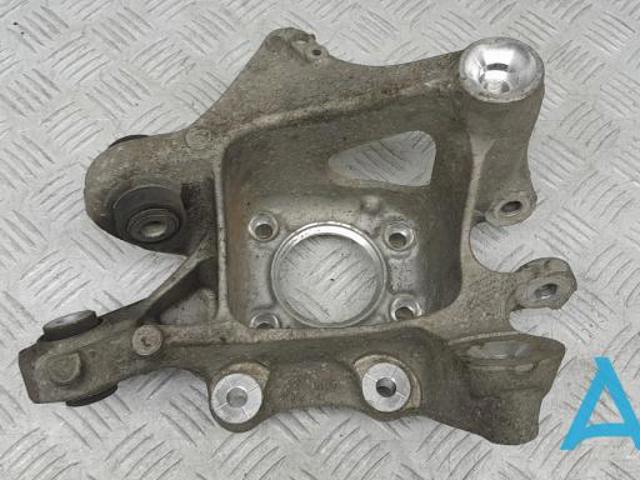 Цапфа поворотная левая 33306865661 BMW