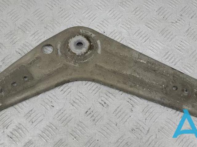 Кронштейн задней балки 33306885675 BMW