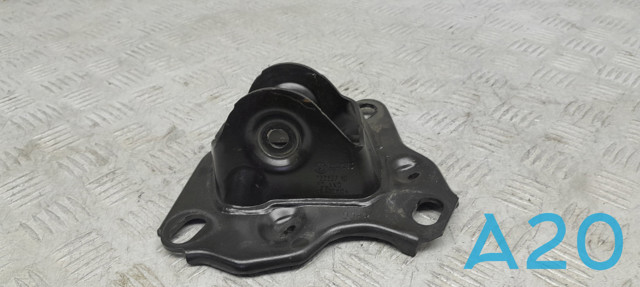 BMW 33326851582 Кронштейн передний заднего продольного рычага в наличии Хмельницкий