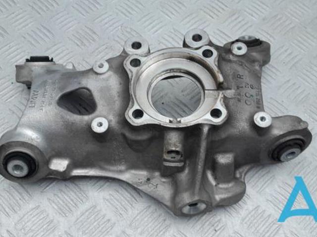 Кулак поворотный передний правый 33326852162 BMW