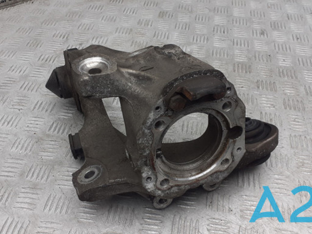 Цапфа поворотная правая 33326879102 BMW