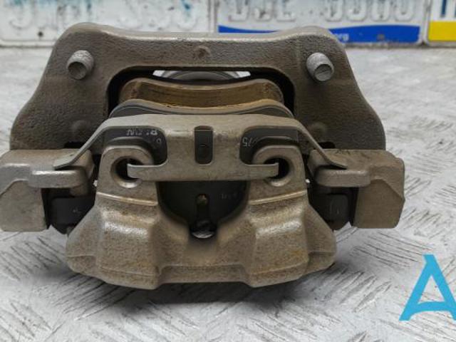Суппорт тормозной, передний, правый 34116857688 BMW