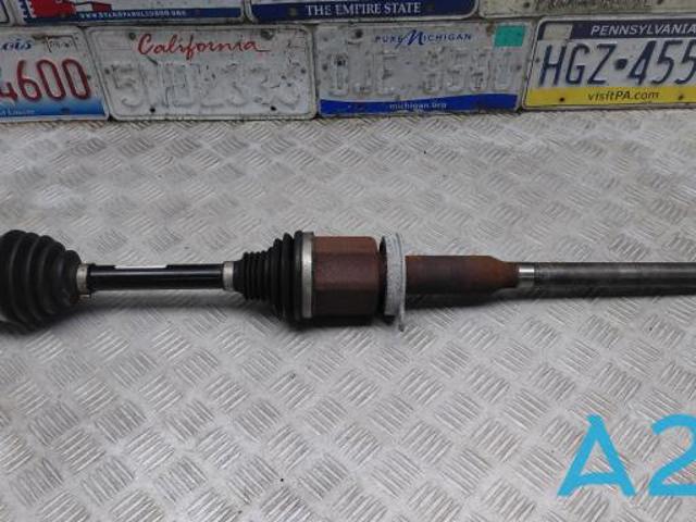 Вал приводной правый 36012844 VOLVO
