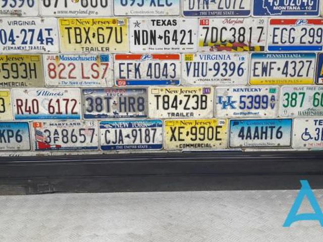 39849293 VOLVO Накладка (молдинг) порога наружная левая купить в Винница