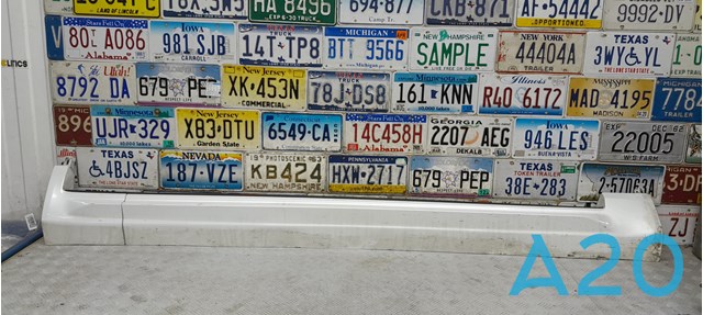 39849311 VOLVO Накладка (молдинг) порога наружная правая купить в Сумы