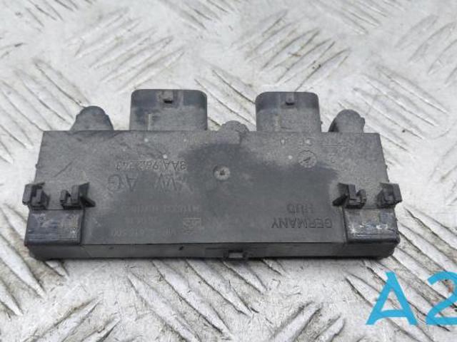 ЭБУ открытия крышки багажника/двери 3-й (5-й) 3AA962243 VAG