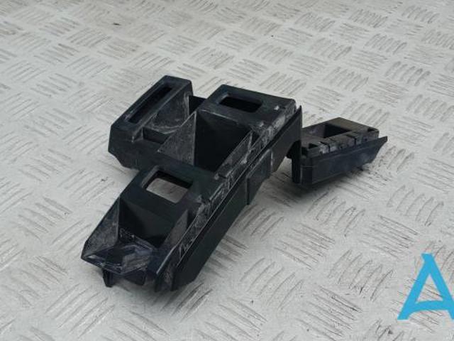 Направляющая заднего бампера, правая 3CM807484A VAG