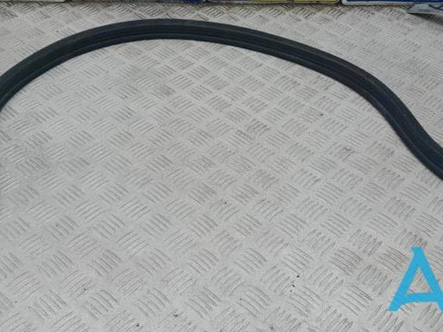 3CM823723 VAG Уплотнитель капота купить в Тернополь