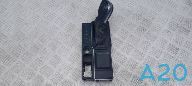 Ручка рычага коробки передач 3CN713123AUMF VAG