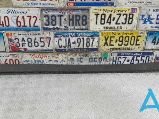 Губа переднего бампера 3CN8071109B9 VAG