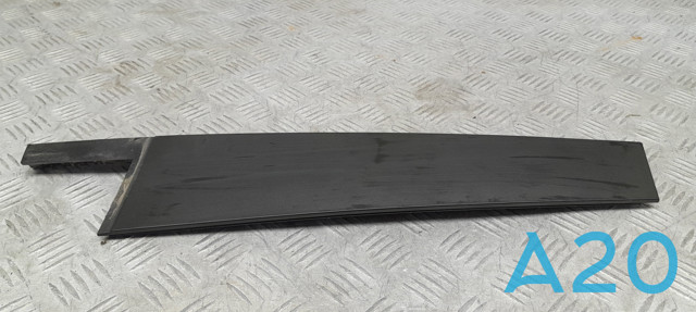 Накладка задней двери, правой, вертикальная 3CN839902B01C VAG
