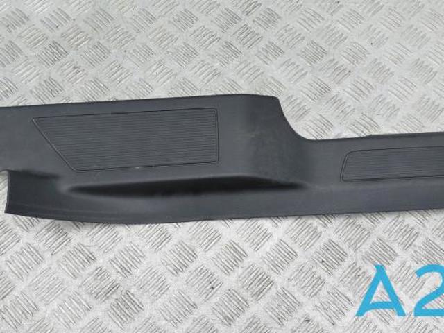 Накладка дверного порога внутренняя, задняя правая 3CN853370C82V VAG