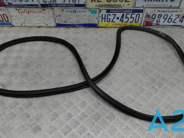 VAG 3CN867912A5AP Уплотнитель двери передней правой (на кузове) в наличии Ирпень
