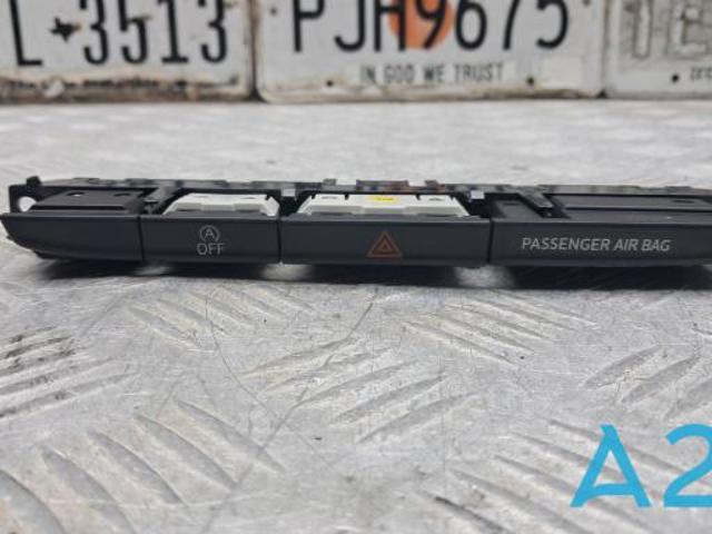 Блок кнопок центральной консоли 3CN927132AWHS VAG