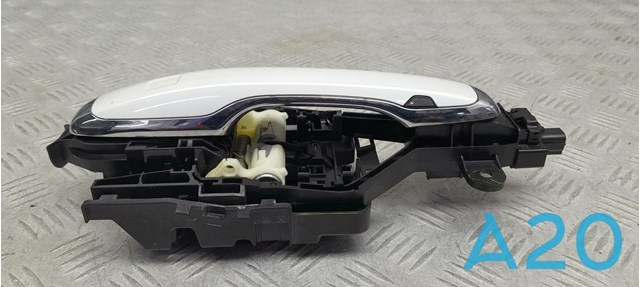 Дверная ручка правая пассажирская 40013438 VOLVO